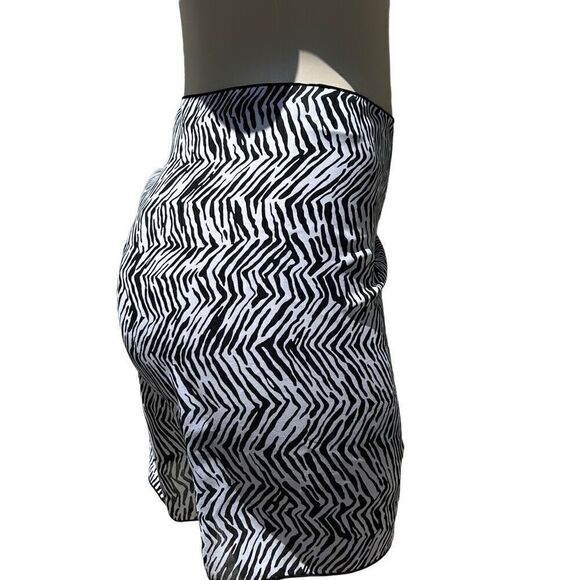 Westbound Beach Scarf Wrap Swim Cover-Up One Size Black & White Zebra Print - Picture 2 of 6